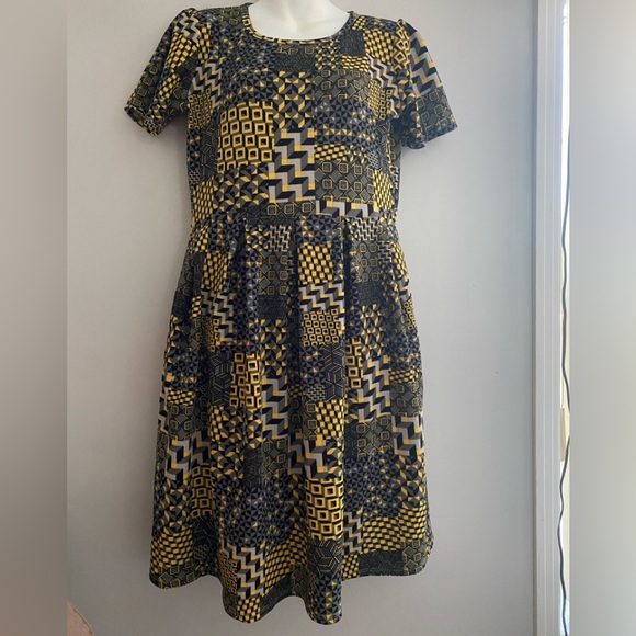 Lularoe geometric pattern dress *Has pockets!* - Picture 3 of 10